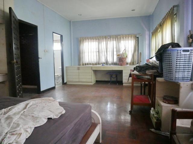 ขายบ้านเดี่ยว หมู่บ้านสี่ไชยทอง3 ซอย แจ้งวัฒนะ-ปากเกร็ด 24 ถนนแจ้งวัฒนะ ตำบลบางตลาด อำเภอปากเกร็ด นนทบุรี ใกล้ห้างเซ็นทรัล แจ้งวัฒนะใกล้ห้างบิ๊กซี 8