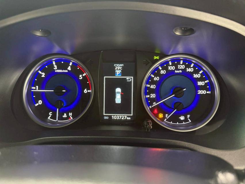 Toyota Revo 2.4G ปี16 8