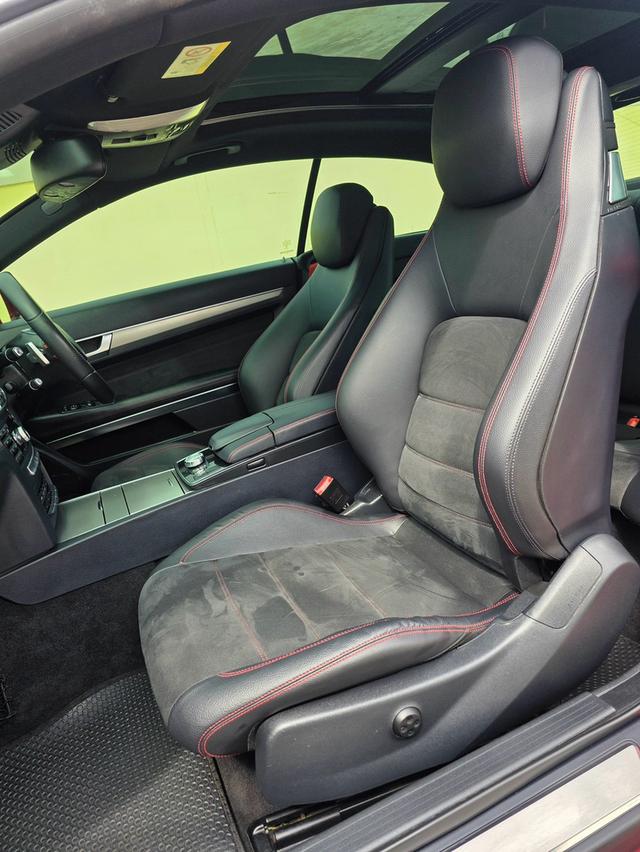 Mercedes-Benz E200 Coupe AMG Dynamic Facelift ปี 2015 สีแดง รูปที่ 9