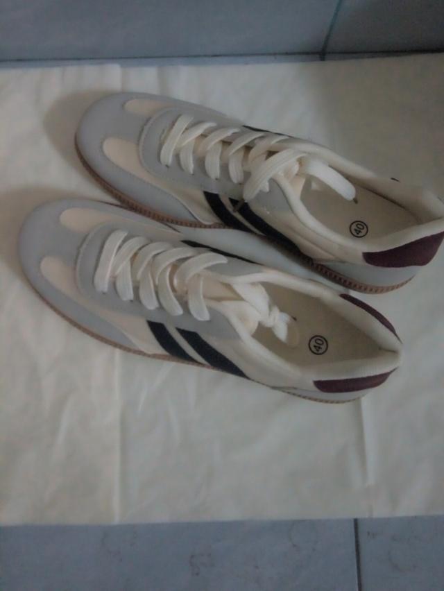 รองเท้าผ้าใบแคนวาสมือ1 2