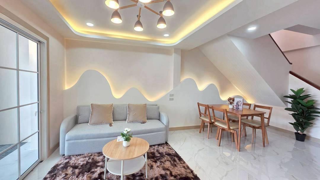 หมู่บ้านธารทอง2  ซอยวัดลาดปลาดุก ทาวน์เฮาส์ 2 ชั้นหลังมุม หน้าบ้านหลังบ้านไม่ชนใคร ห่างจากปากซอยวัดลาดปลาดุกเพียง 1 กม. 2
