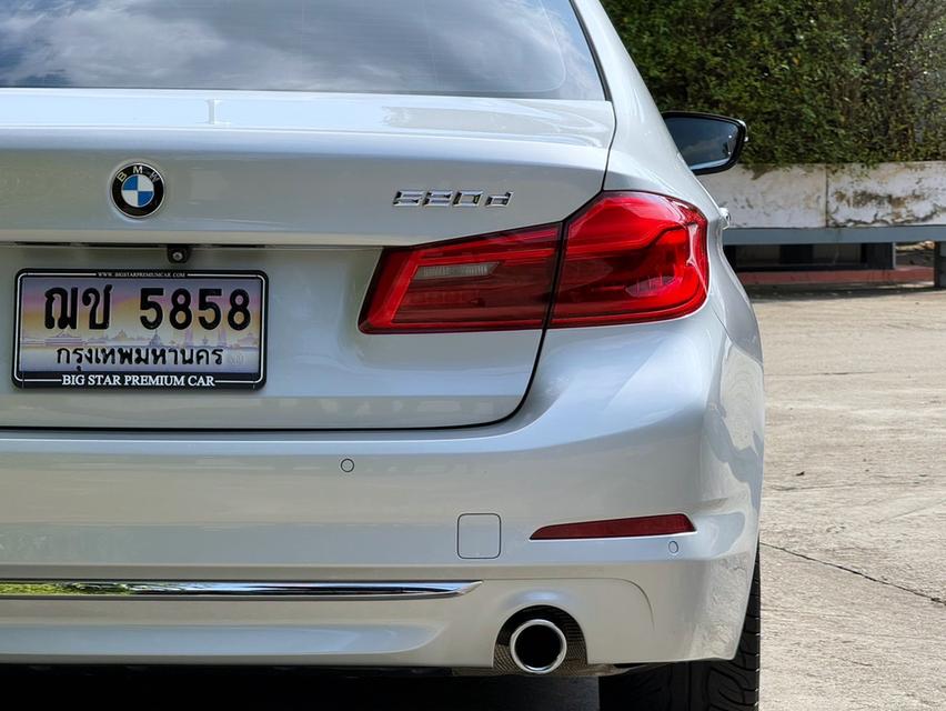 2018 BMW 520D G30 รถออกศูนย์ BMW THAILAND รถวิ่งน้อย เข้าศูนย์ตรงระยะ รถไม่มีอุบัติเหตุ ยางปี 2025 ครับ 9