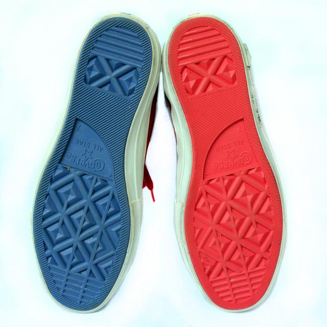 CONVERSE ผ้าใบหุ้มข้อมือสอง สีแดงสักหลาด พื้นสองสี สภาพเหมือนใหม่ จัดส่งฟรี!!! เก็บปลายทาง