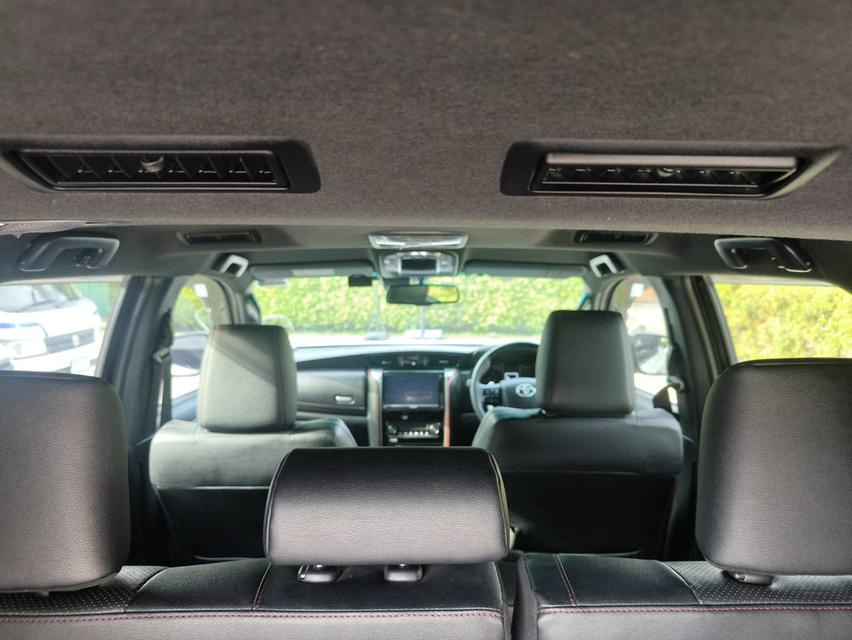 TOYOTA FORTUNER, 2.8 LEGENDER Black Top 2 WD ปี 2021 รูปที่ 8