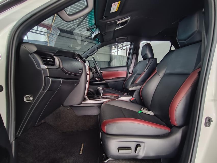 TOYOTA LEGENDER 2.4 V 2WD AT ปี 2021 📌รับประกันเครื่องเกียร์ 2 ปี หรือ 20,000 km📌 10