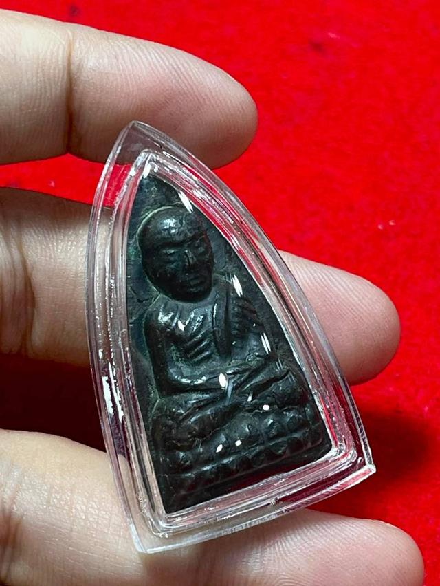 พระหลวงพ่อทวด พิมพ์หลังเตารีดใหญ่ปั๊มซ้ำ บล๊อคแตก เนื้อโลหะผสม ปี2505(นิยมสุด) รูปย่อยที่ 2