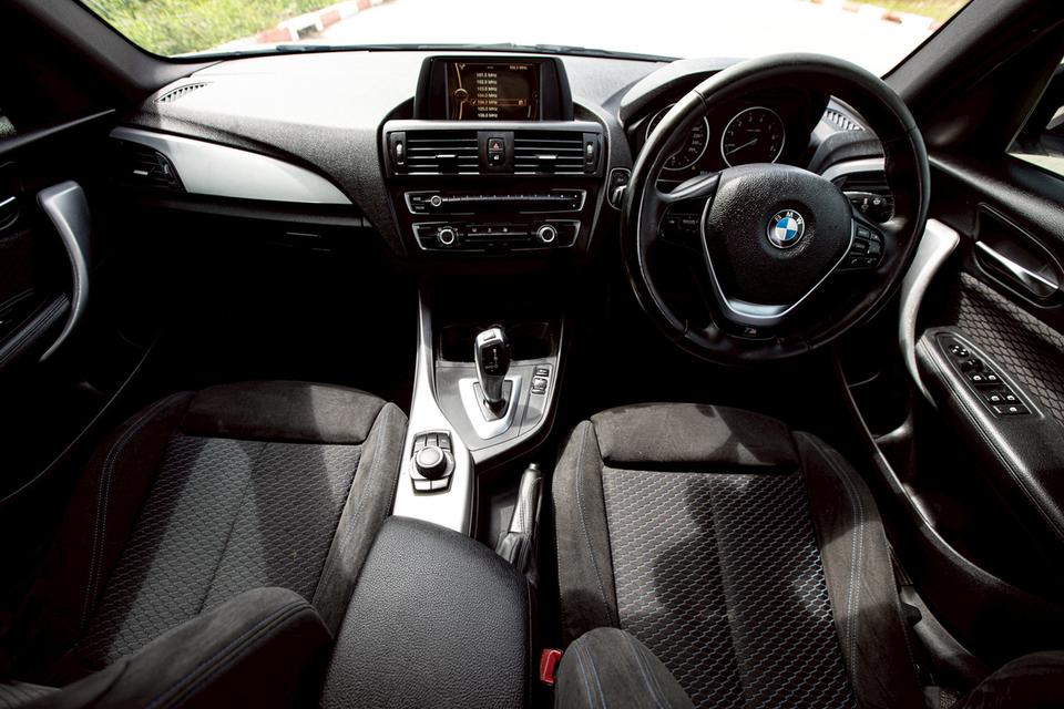 BMW 116i 1.6 TUERER RHD F20 Hatchback สีขาว ปี 2014  19