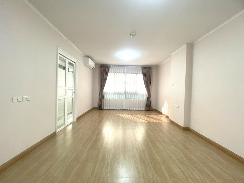 ขาย คอนโด ลุมพินีเพลส พระราม 3 - เจริญกรุง 31.09 ตรม. แยกครัว ห้องรีโนเวทใหม่เอี่ยม ราคาสุดพิเศษ 1