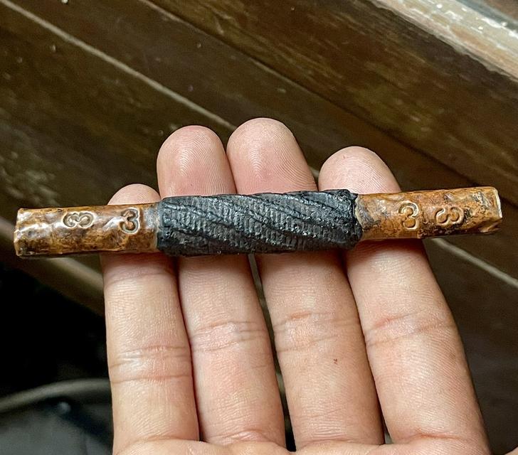 ตะกรุดหลวงปู่ทิมวัดละหารไร่ โค้ดเลข3 ปี17 ขนาด4นิ้ว 9