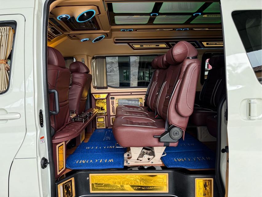 รหัสรถ WRT1800 2024 TOYOTA COMMUTER, 2.8  8