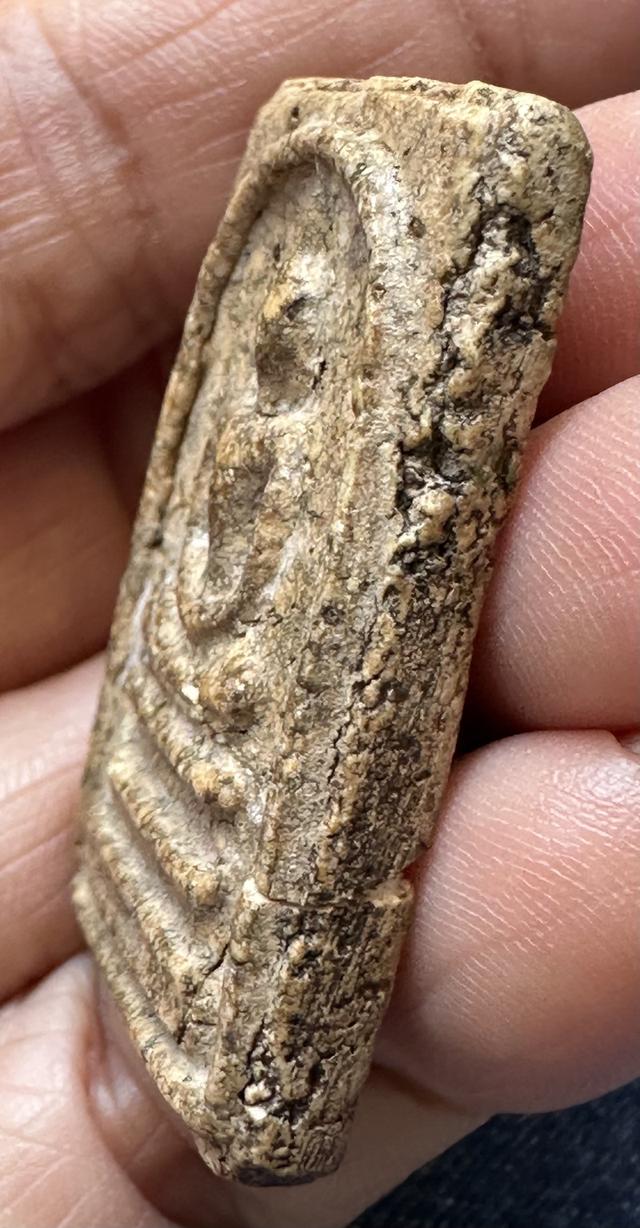 พระสมเด็จพิมพ์ใหญ่เนื้อก้นครก พระหักซ่อมเดิม