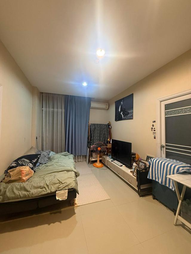 คอนโดมิเนี่ยม 2 ห้องนอน 2 ห้องน้ำ 1 ห้องรับแขก 6