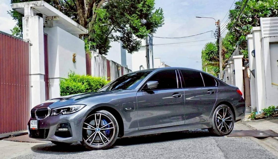 2021 BMW 330e M-Sport Plug-in Hybrid รถสวย ประวัติศูนย์ดีชัดเจน