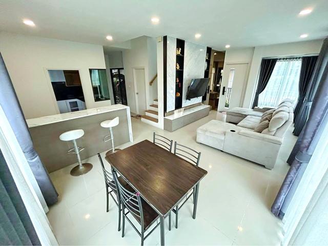 ซ.บงกช31-37 ม.กรุงเทพ รังสิต 3.2กม. 4นอน เช่าบ้านเดี่ยว 2 ชั้น 50ตร.ว. 200ตร.ม. 3น้ำ ตลาดคลองหลวง 2กม.ขาย- 3