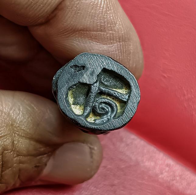 พระกริ่งเขมรพระกริ่งตั๊กแตน รูปที่ 3