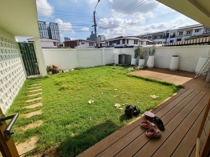 ขายด่วน (จะย้ายไปต่างประเทศ) บ้านสวยพร้อมอยู่ 60 ตรว. Minimal Style by Renos หมู่บ้านเสรี-รามคำแหง-พระราม 9 (Seri Village Ramkhamhaeng-Rama9 ) 17