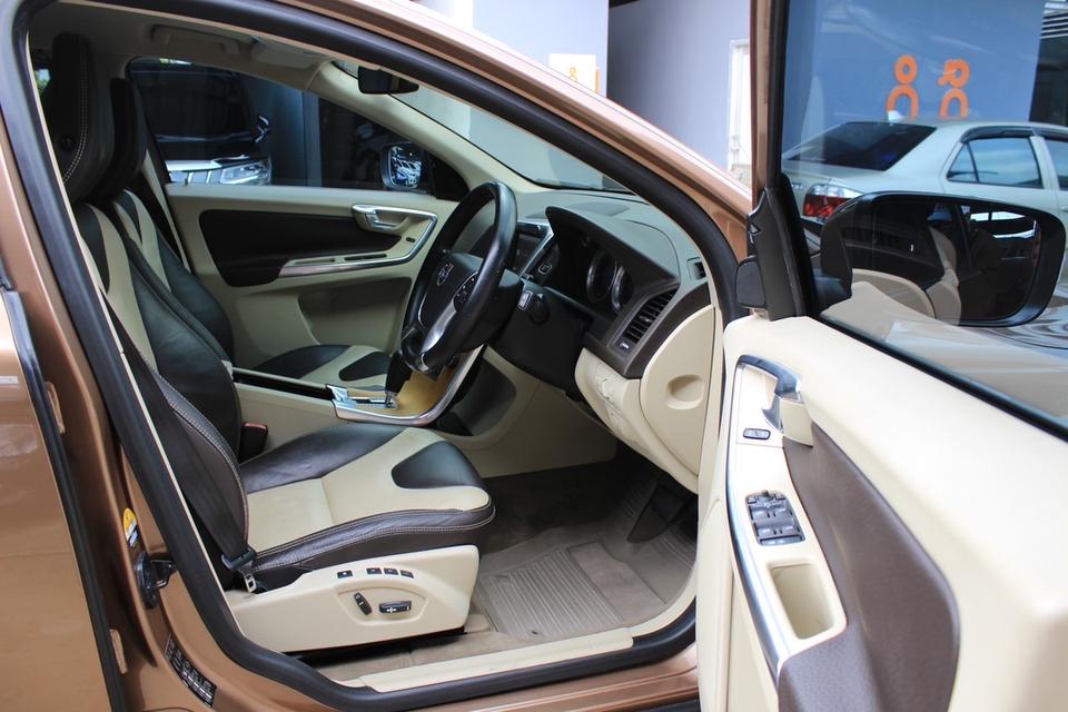 รหัสรถ BM3783 VOLVO XC60 D3 รุ่นTop ดีเซล 2013 13