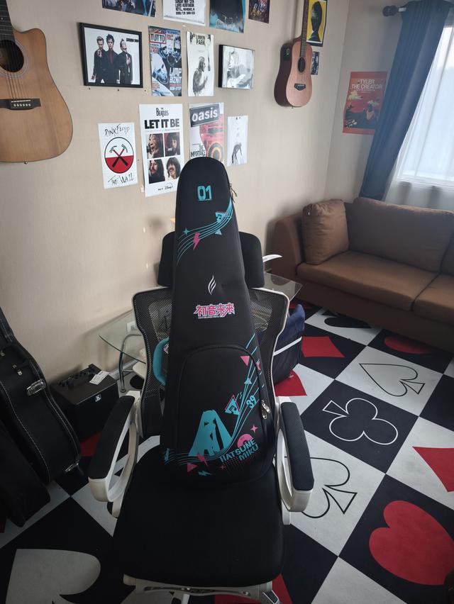 ขายคับซื้อมาไม่ได้เล่นใหม่คือมือ1เลยคับอุปกรณ์ครบทุกอย่างขาดแค่กล่องกะดาศที่ใส่มารุ่นlimited เลยครับซื้อมา15,990เช็คได้เลยคับผมขาย13,500พอ 1