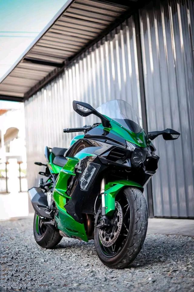 ส่งต่อ Kawasaki Ninja H2R 2