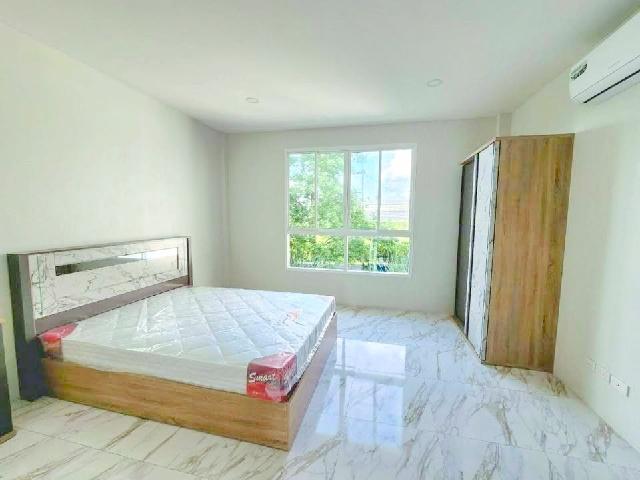 ทาวน์โฮม 2 ชั้น 22 ตร.วา.172 นิคมอุตสาหกรรมบางกะดี 2.6 กม. ม.ปทุมธานี 800 ม.2 นอน ตร.ม.เงียบสงบ น่าอยู่ เหมาะสำหรับอยู่อ 2