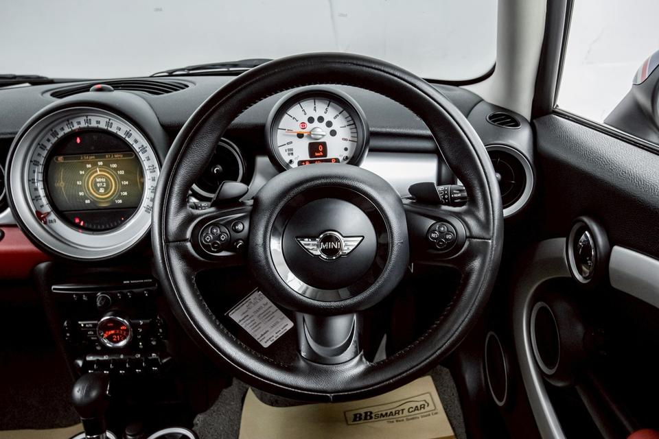 MINI COOPER 1.6 RHD SUNROOF (R56) 2011 14