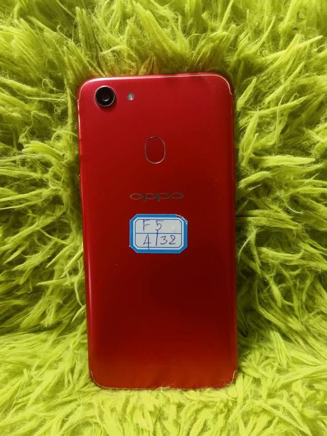 Oppo F5 สีแดง