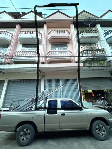 อาคารพาณิชย์ 4ชั้น ให้เช่าถนน เสรีไทย รามอินทรา ติดกับหมู่บ้านอารียา 2