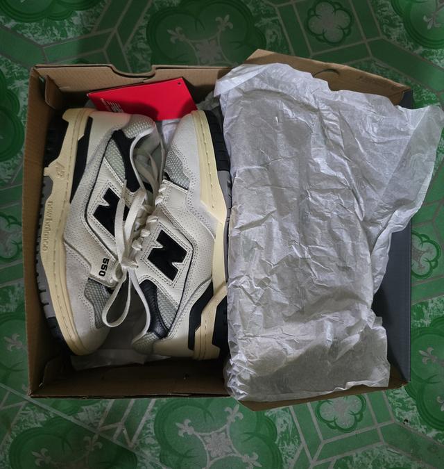 รองเท้า NB 550 สีเทาดำ ไซต์ 245 8