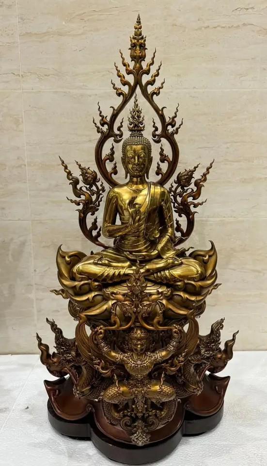 พระบูชาใหญ่  หน้าตัก 9 นิ้ว