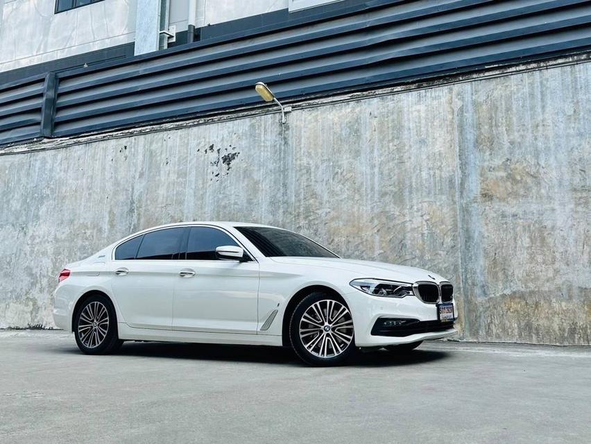 2019 BMW SERIES 5 530e Plug-in Hybrid highline (G30) รถสวยประวัติครบชัดเจน 16