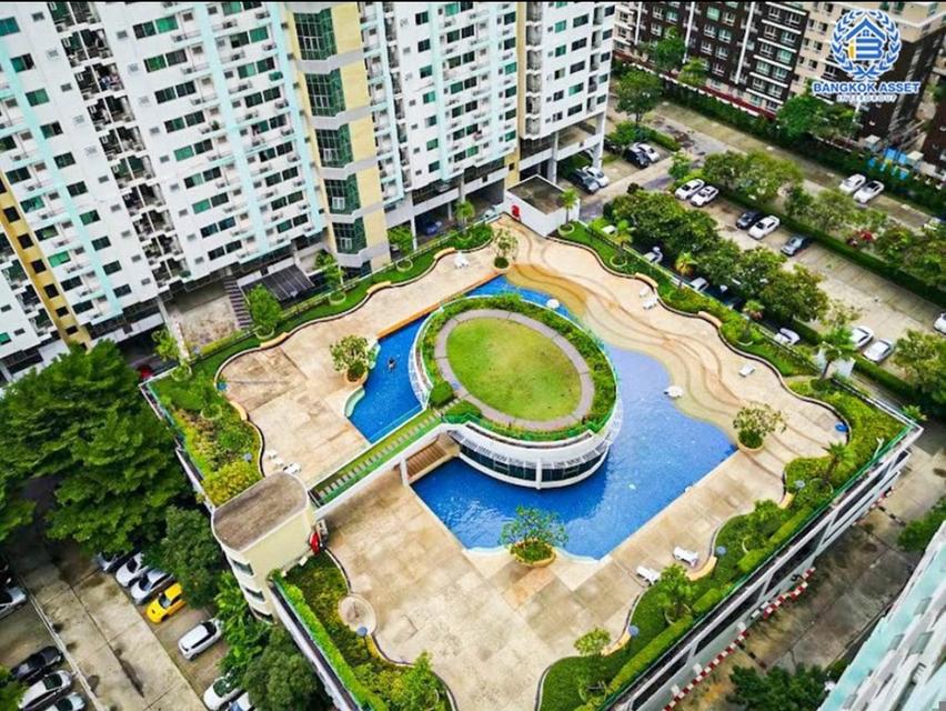 Sell by owner hard up for cash 750 m from MRT. 12
