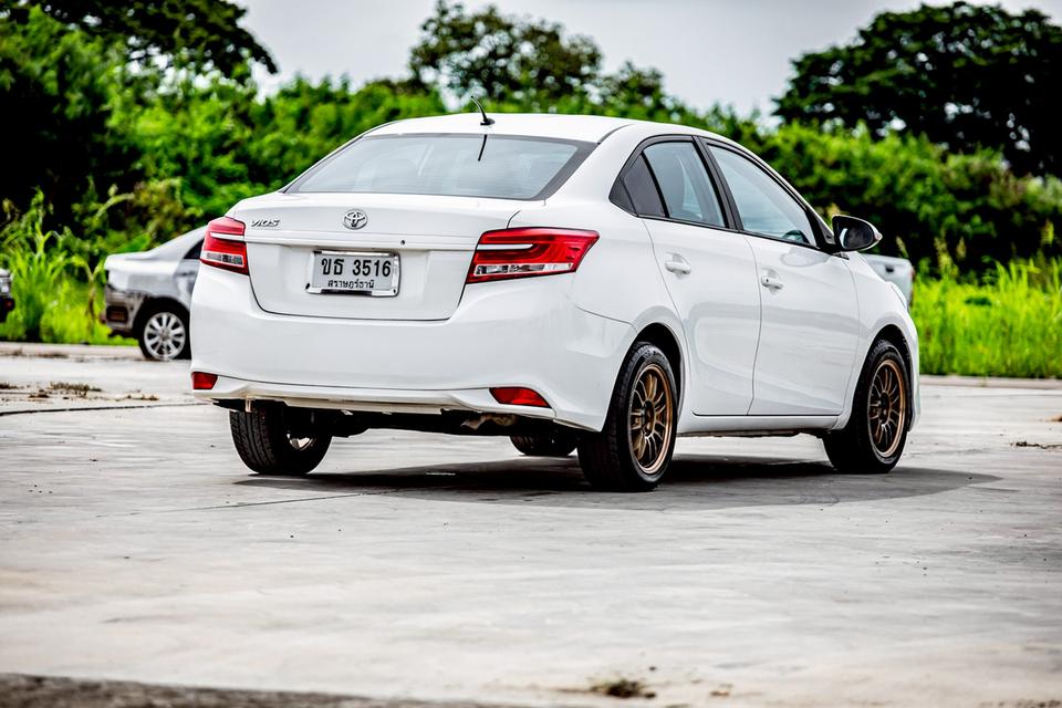Toyota Vios 1.5E ปี 2017 สีขาว 6