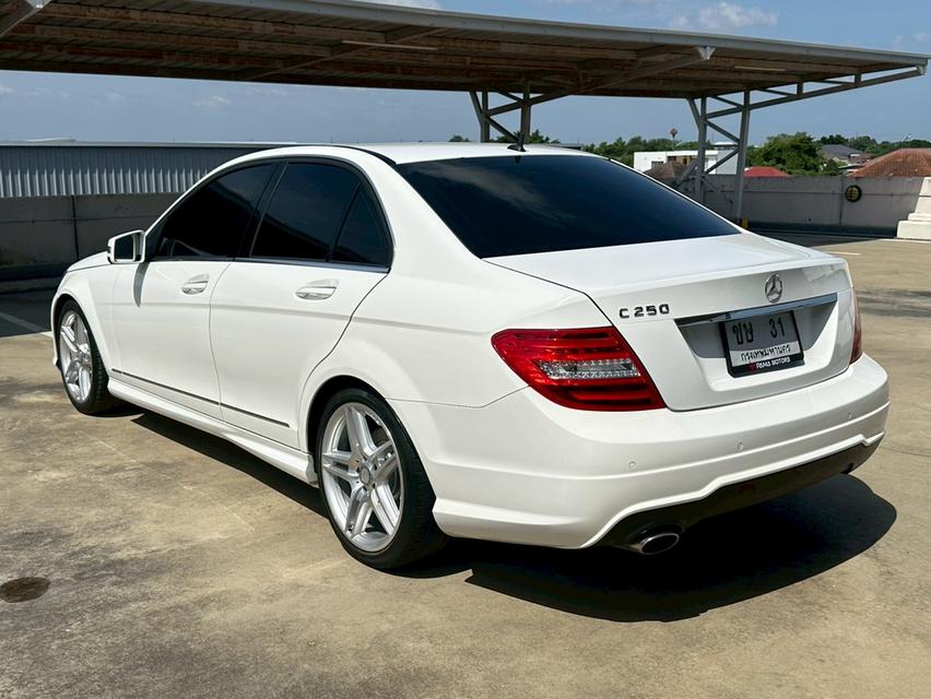 Mercedes-Benz C250 CGI 1.8L BlueEFFICINEY AMG (W204) รถมือเดียวออกห้างสภาพสวยพร้อมใช้งาน 7