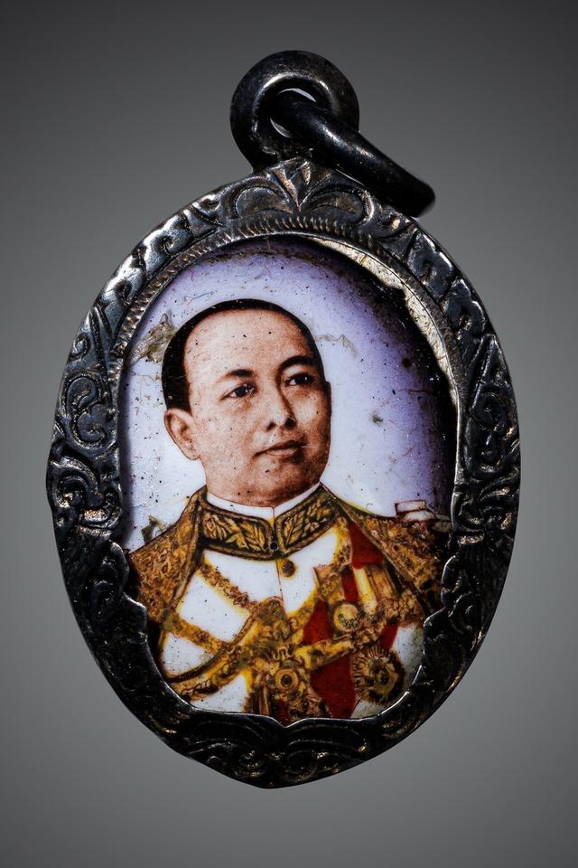 ล็อกเก็ตนางเลิ้งอ๊าร์ต ร.6 เลี่ยมเงิน