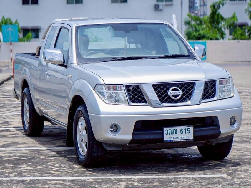 NISSAN NAVARA 2.5 LE KING CAB เกียร์ Auto สีบรอนซ์เทา ปี 2010  3