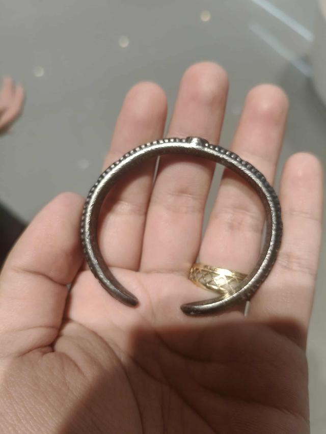 กำไล ข้อมือ หลวงพ่อรวย ปี2555 2