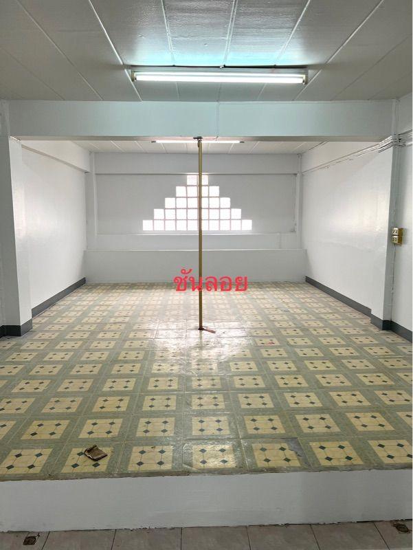 ให้เช่าอาคารพาณิชย์ 3 ชั้นครึ่ง หมู่บ้านรุ่งกิจวิลล่า7 ถนนร่มเกล้า42 เขตลาดกระบัง จังหวัดกรุงเทพ  5