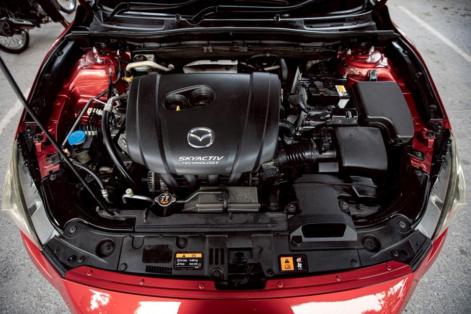 Mazda 3 Skyactiv 2.0C Hatchback ปี 2015 สีแดง 18