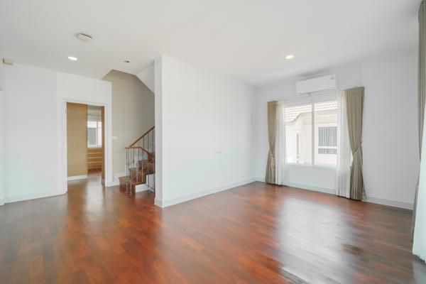 Owner Post ขายบ้านเดี่ยวหรู 3 ชั้น โครงการGrand Bangkok Boulevard พระราม 9 - ศรีนครินทร์ ( กรุงเทพกรีฑา ) ใกล้โรงเรียนนานาชาติเวลลิงตัน 9