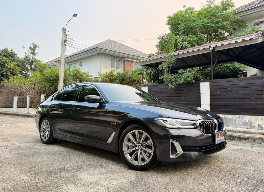 Bmw 530e Luxury Plug-in Hybrid LCI ปี 24 สีเทาดำ รูปย่อยที่ 2