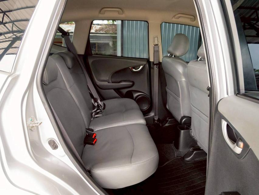 ขาย Honda Jazz 1.3Hybrid ปี13 13