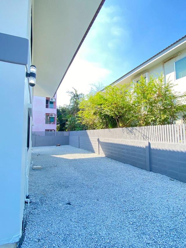 ขายบ้านเดี่ยว 2 ชั้น  เนื้อที่ 125 ตารางวา  หมู่บ้านเมืองเอกรังสิต ถนนพหลโยธิน ตำบลหลักหก อำเภอเมืองปทุมธานี จังหว 14