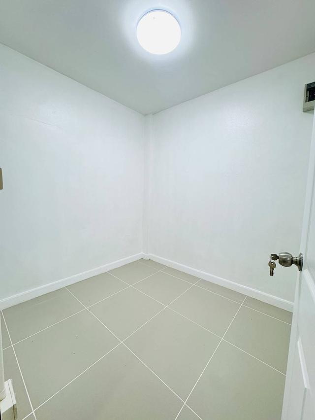 หมู่บ้านนิวเวิลด์วิลล์ 8