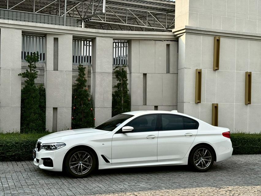 BMW 520 d M-Sport G30  ปี 20 สีขาว ดีเซล 5