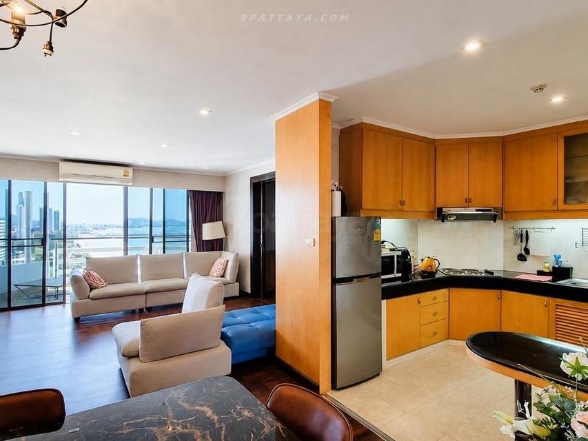 For Rent — Large Beachfront Condo at Goldensand Beachside Condominium, Pattaya 210sqm 3 bedrooms 3 bathrooms on 16th floor 3