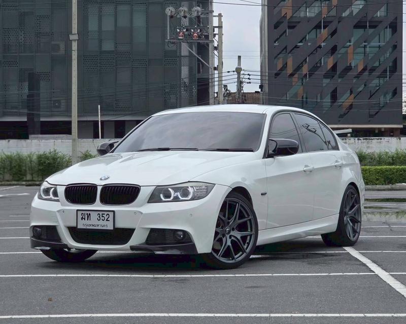 BMW 320D M Sport ดีเซล (E90) ปี 2010 LCI สีขาว