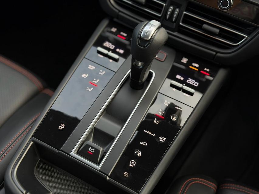 Porsche Macanปี 2022 ไมล์ 9,xxx kmราคา 3,590,000 บาท. รูปที่ 15