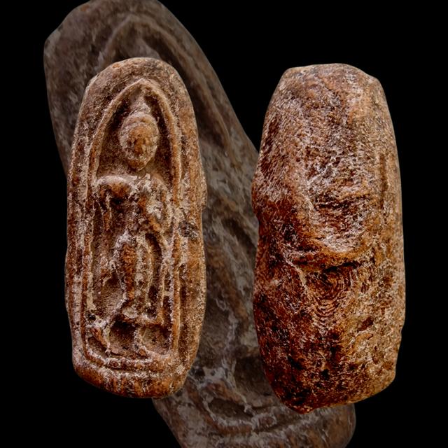 ลีลาเม็ดขนุน กรุทุ่งเศรษฐี กำแพงเพชร