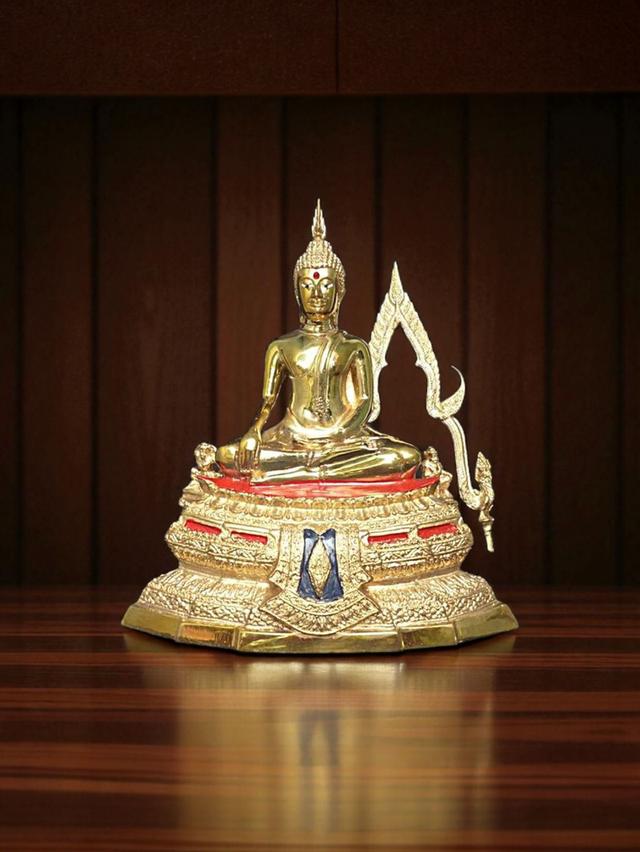 เครื่องพระพุทธชินราช จ. พิษณุโลก ซุ้มถอดได้ ฐานหน้าอกเลาเนื้อทองเหลืองขัดมัน หน้าตัก 4.5 นิ้ว ขนาดความสูงรวมซุ้ม 12 นิ้ว