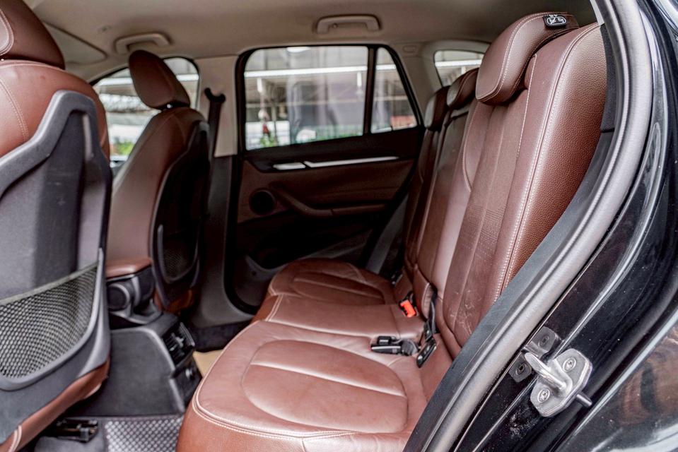 รหัสรถ NP5987 รุ่นรถ : BMW X1 SDRIVE20d XLINEปีรถ : 2017 13